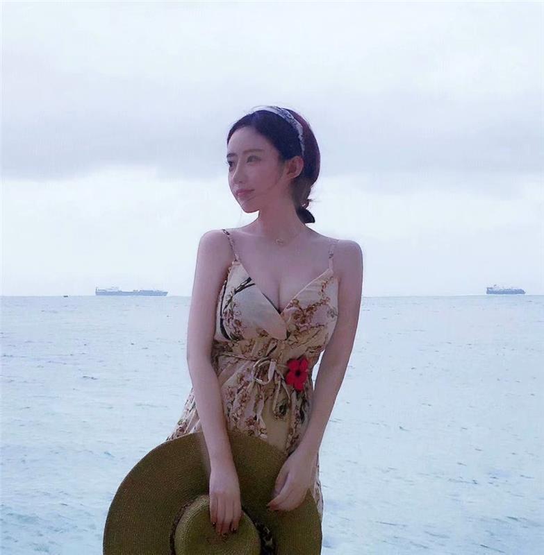 酒店约会幼师小妹妹，细.腰.大长腿，服务态度要多好有多好