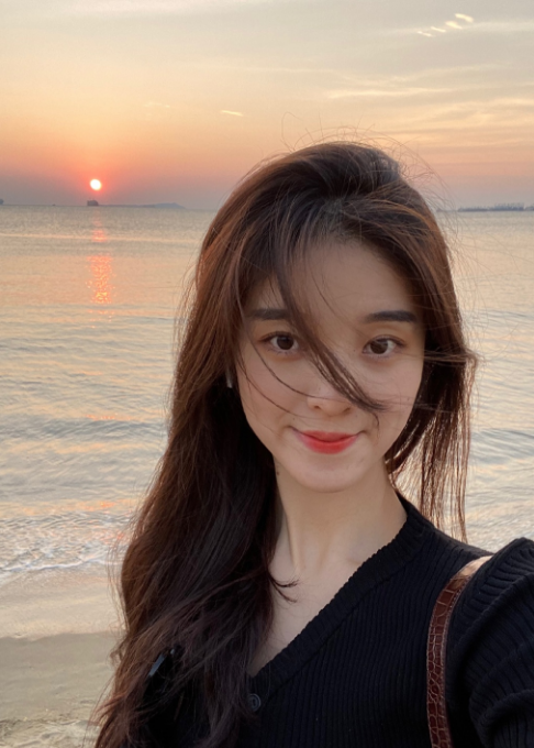 大学刚毕业做兼职的妹子